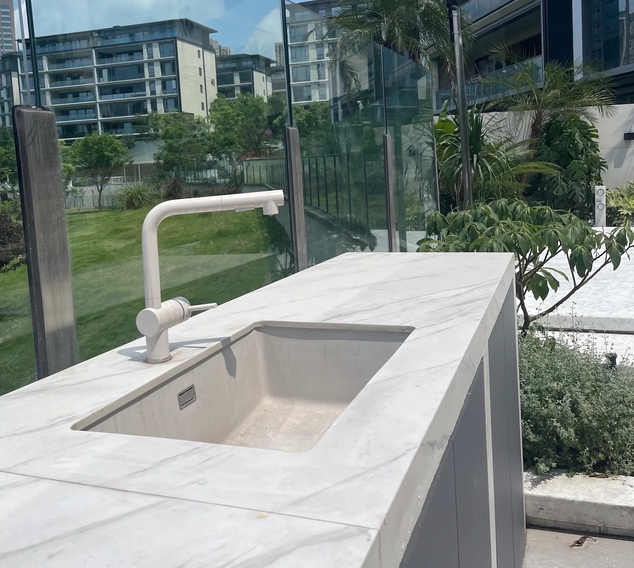 SHKRT White Sink Embrace Outdoors